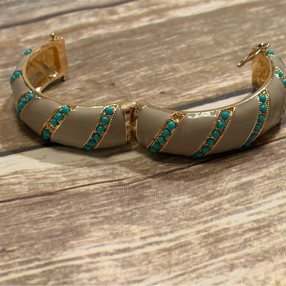 J.Crew Bracelet. Gold Silver and Blue. Magnetic Clasps. - Picture 9 of 11